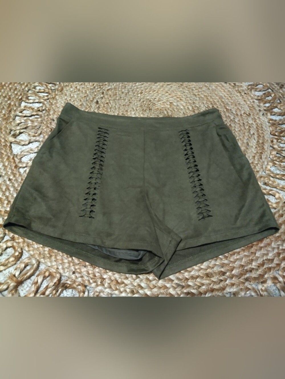 Love Riche Olive Green Lace-Up Suede-Look Women’s ShortsbSize large